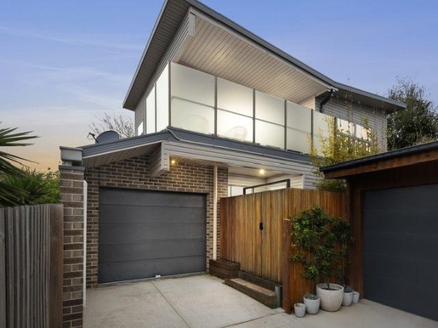 Townhouse for sale in Dromana, Melbourne