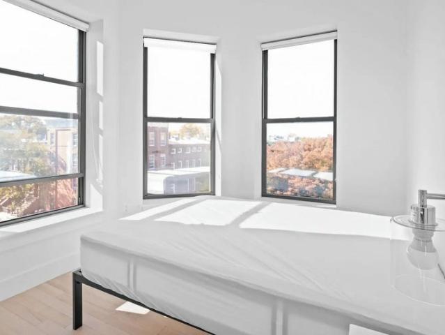Room for rent in Arverne, New York