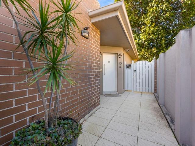 Villa for sale in Sydney, New South Wales