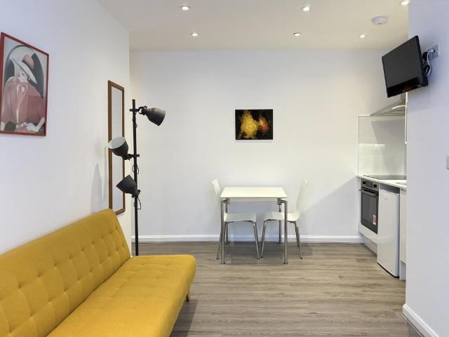 House for rent in Cricklewood, Greater London