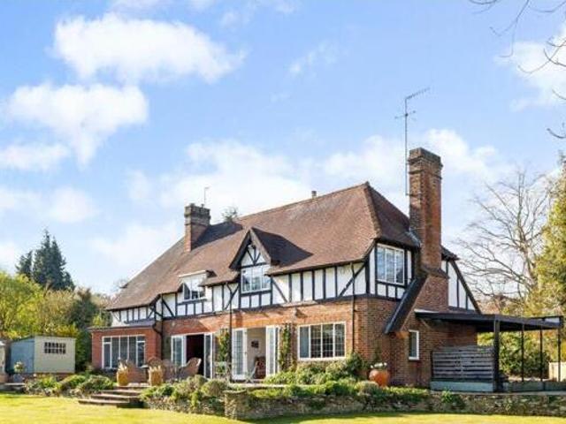 House for sale in Pachesham Park, Surrey