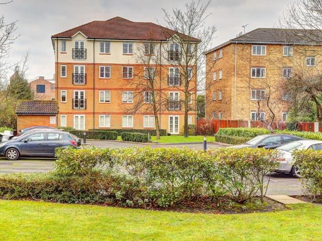 Apartment for rent in Norbiton, Greater London