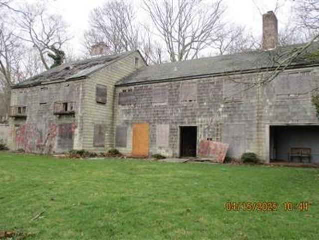 House for sale in Huntington