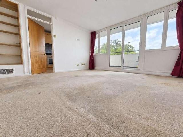 House for rent in Southend City Centre Neighbourhood, Alton Barnes