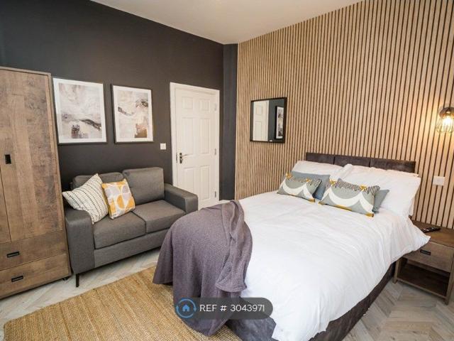 Room for rent in Northgate Village, Two Mills