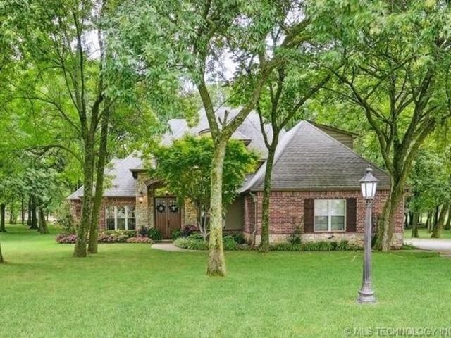 House for sale in Owasso, Rogers County