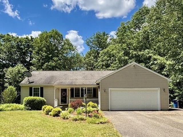 House for sale in Hubbardston, Massachusetts