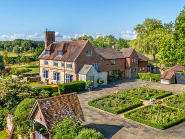 House for sale in Fole, Surrey