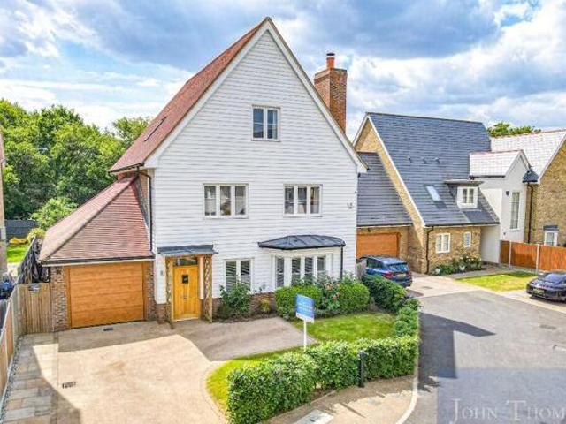 House for sale in Chigwell, Epping Forest