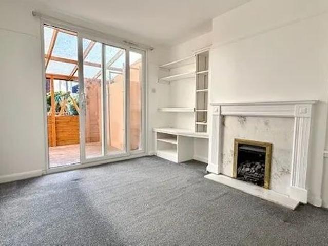 Apartment for rent in Fairlop, Greater London