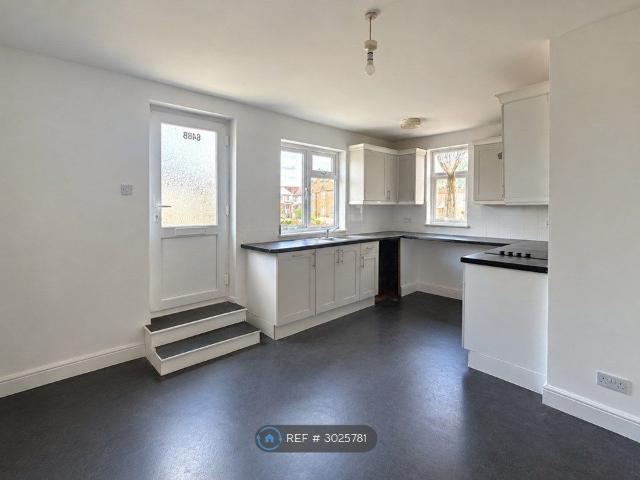 House for rent in London Borough of Redbridge, Greater London