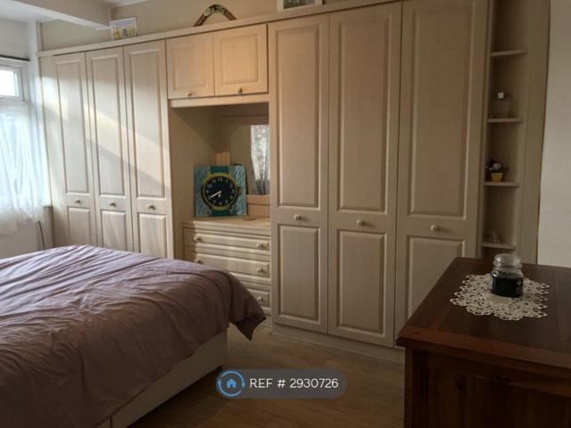 Room for rent in Woodford, Greater London