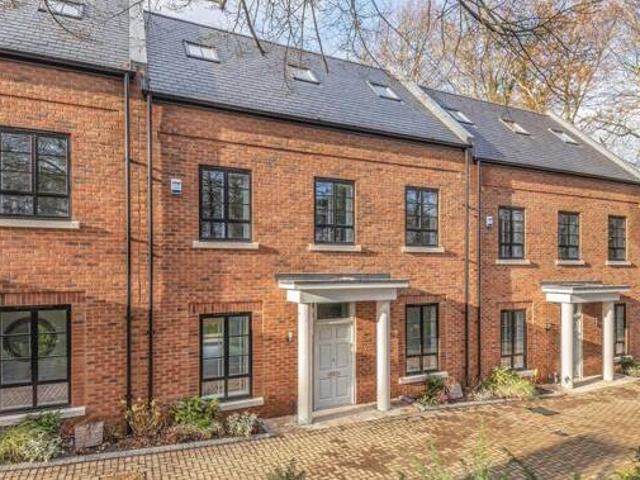 House for sale in Sleepers' Hill, Hampshire