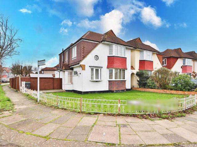 House for rent in Motspur Park, Greater London