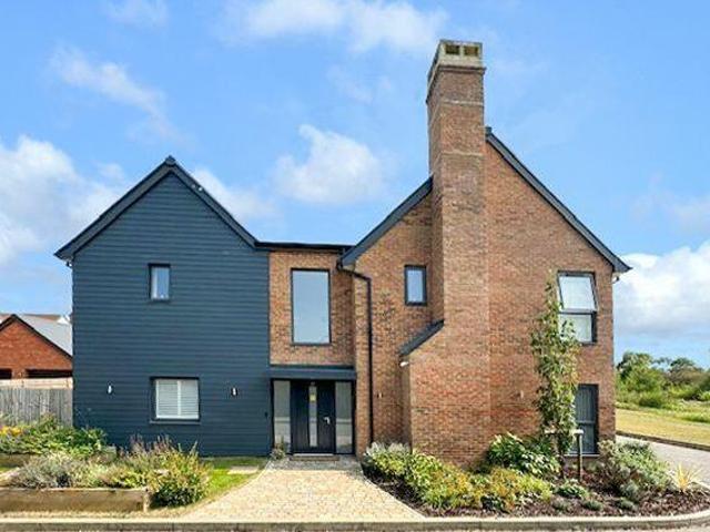 House for sale in Stubbs Cross, Bridgefield