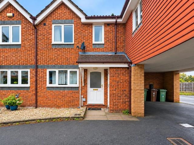 House for rent in London Borough of Sutton, Greater London