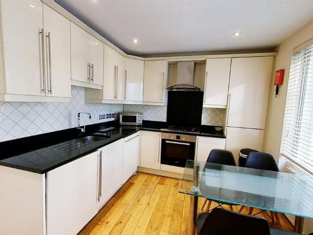 Apartment for rent in Marylebone, Greater London