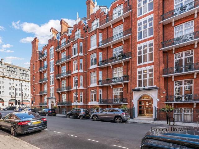 Apartment for rent in Marylebone, Greater London