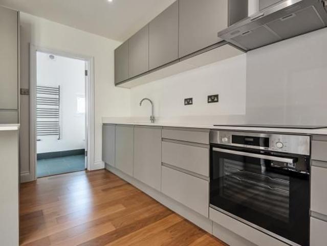 Apartment for rent in London Borough of Richmond upon Thames, Greater London
