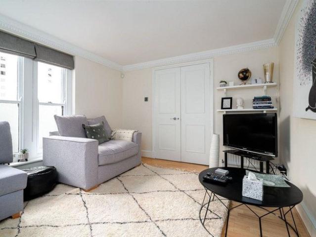 Townhouse for rent in Paddington, Isle Of Man