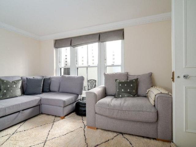 Townhouse for rent in Paddington, Isle Of Man