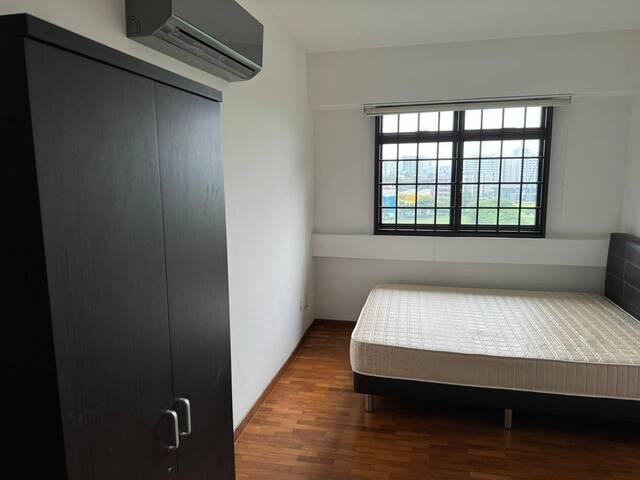 Room for rent in Chinatown