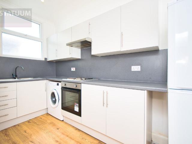 Apartment for rent in Chingford Mount, Greater London