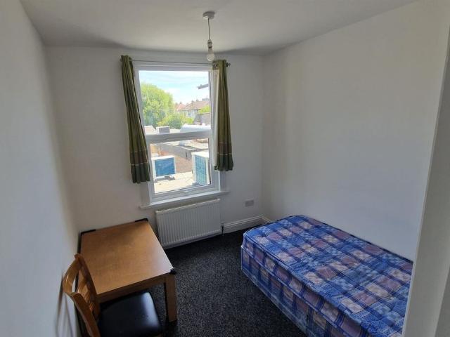 Apartment for rent in Highams Park, Greater London