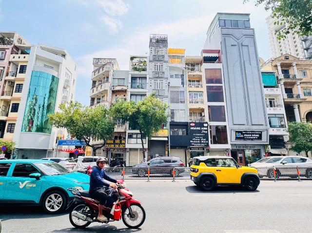Nhà mặt phố bán