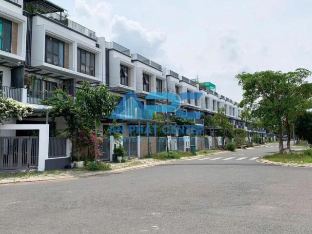 Biệt Thự bán tại Thủ Đức, Hồ Chí Minh