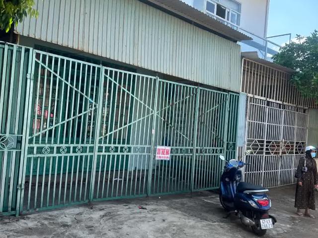 Nhà mặt phố bán