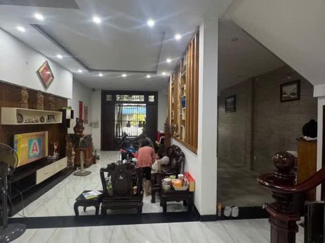 Nhà mặt phố bán tại Khuôn viên UBND Thành phố Hồ Chí Minh, Thành phố Hồ Chí Minh
