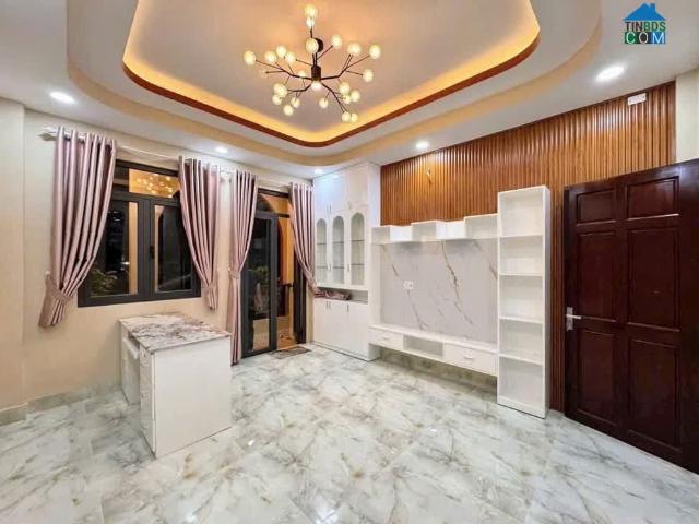 Nhà mặt phố bán