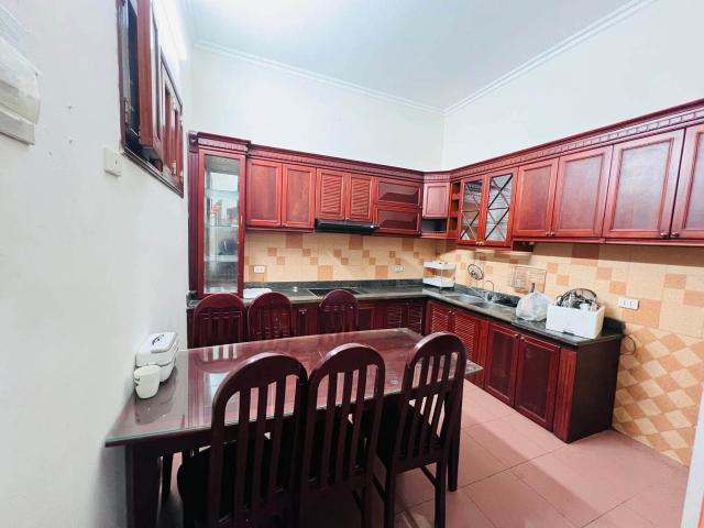 Nhà mặt phố bán