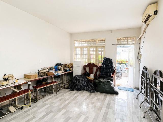 Nhà mặt phố bán