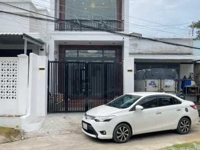 Nhà mặt phố bán