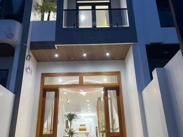 Nhà mặt phố bán