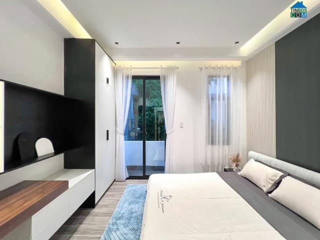 Nhà mặt phố bán