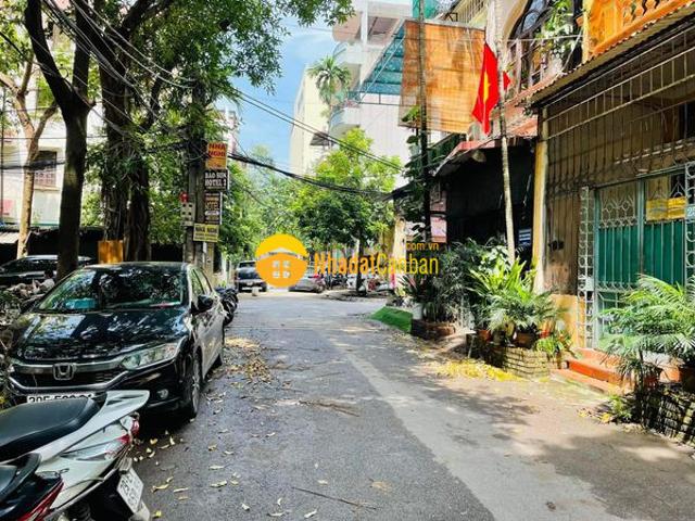 Nhà mặt phố bán