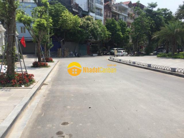 Nhà mặt phố bán