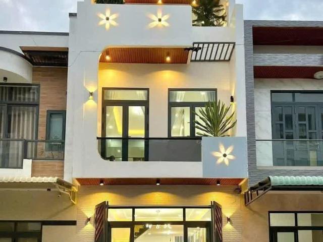 Nhà mặt phố bán