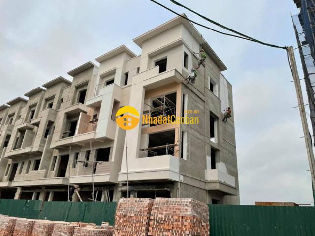 Nhà mặt phố bán