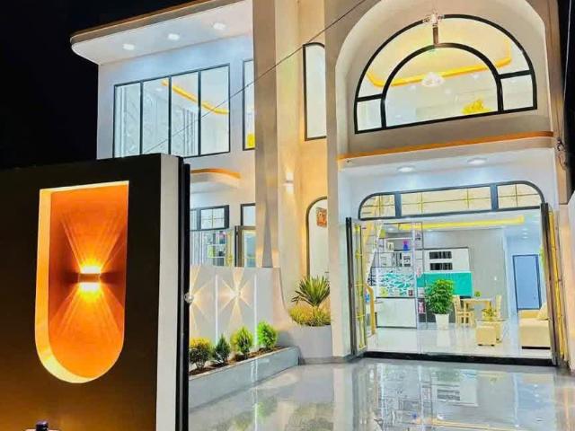 Nhà mặt phố bán