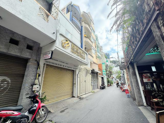 Nhà mặt phố bán