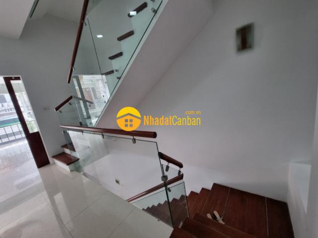 Nhà mặt phố bán