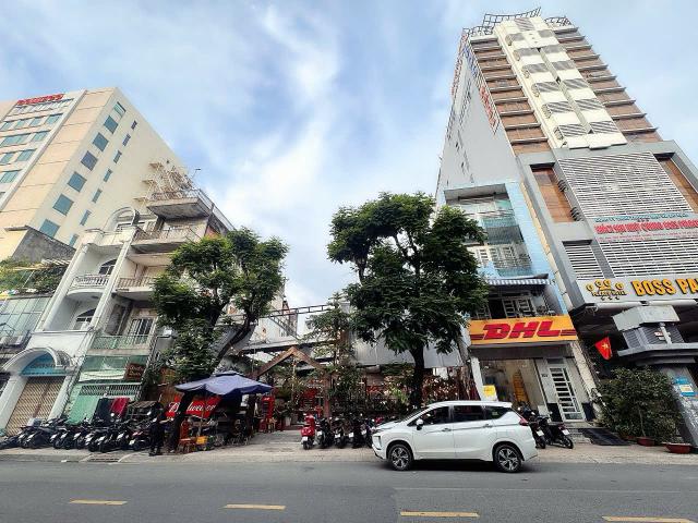 Nhà mặt phố bán