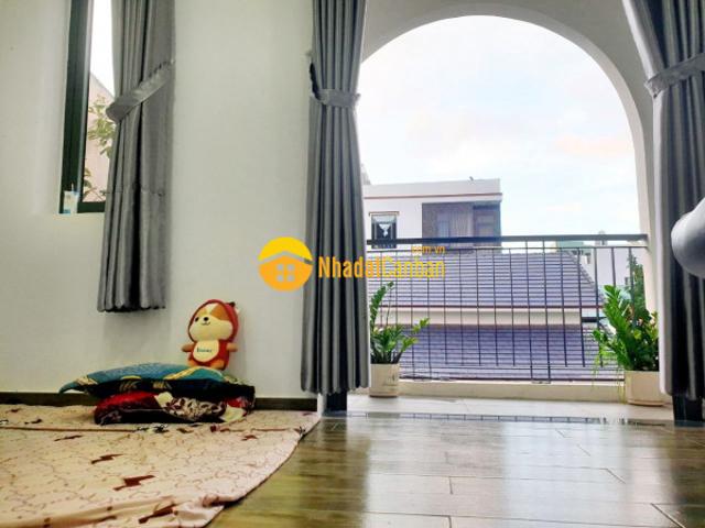 Nhà mặt phố bán