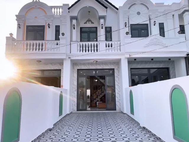 Nhà mặt phố bán