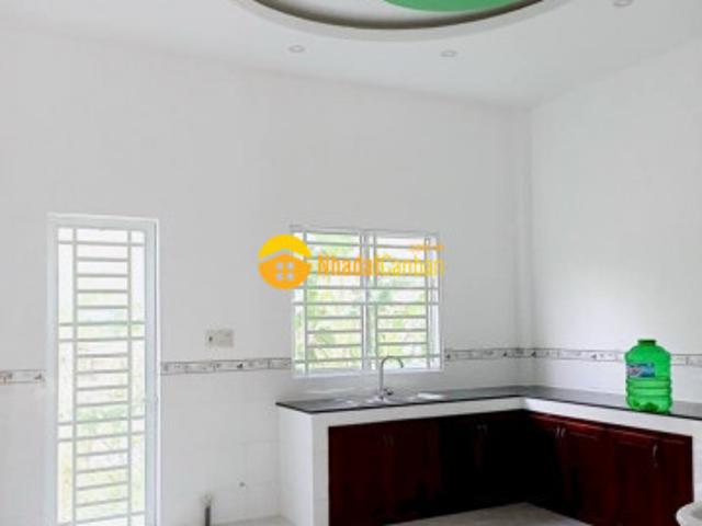 Nhà mặt phố bán