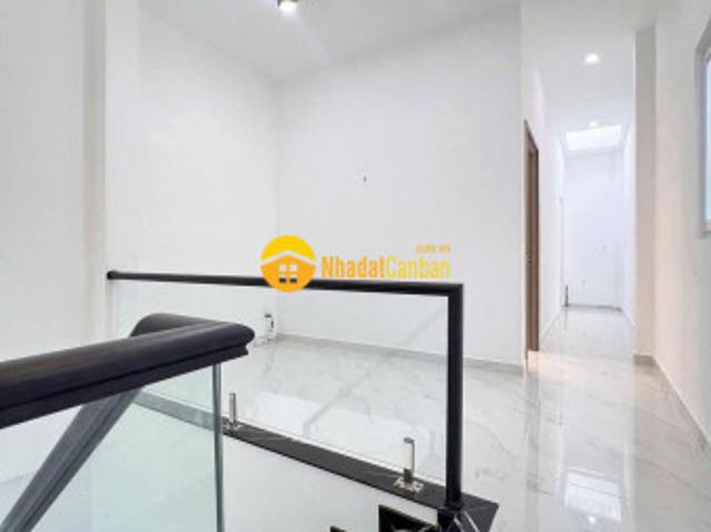 Nhà mặt phố bán